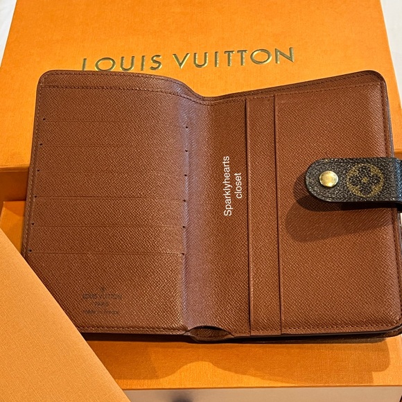 Louis Vuitton Zippe Bifold Wallet - Picture 5 of 15